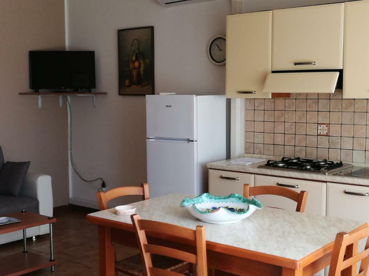 Nino'S Apartments 贾迪尼-纳克索斯 外观 照片
